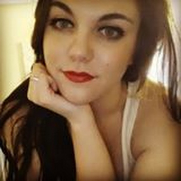 Meet your Posher, Shelbie - Picture 1 of 1